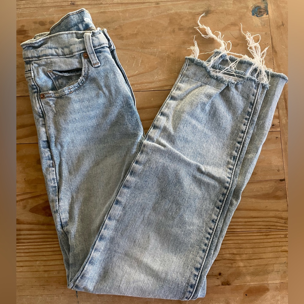 Old Navy Women’s Size 0 Boyfriend Erin High Rise Raw Hem Jeans